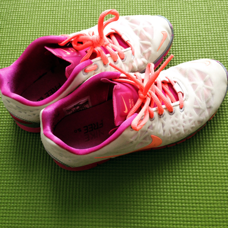 Challenge Get Fit Chloe Ting training shoes