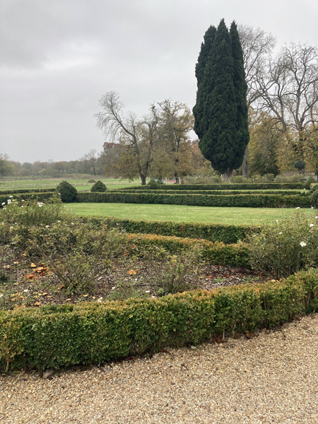 Parc devant le château de l'Epinay